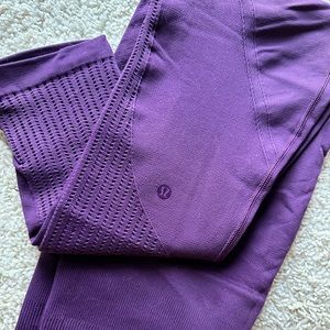 Lululemon leggings 🍋